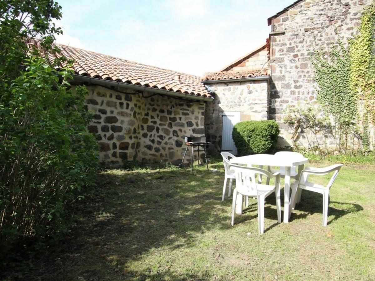 Gite 4 Pers Avec Cour, Vue Loire - Fr-1-582-122 Arlempdes Exterior photo